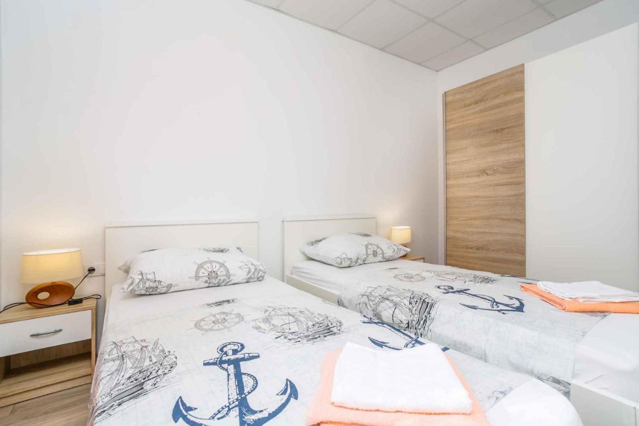 Apartments In Cizici/Insel Krk 31083 ภายนอก รูปภาพ